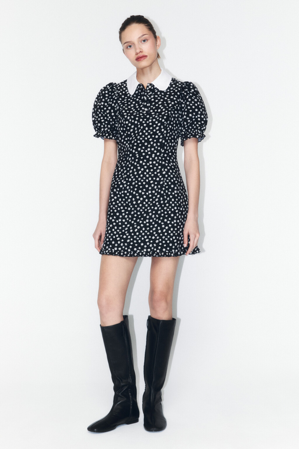 Платье-футляр мини с цветочным принтом - цвет черный - 4