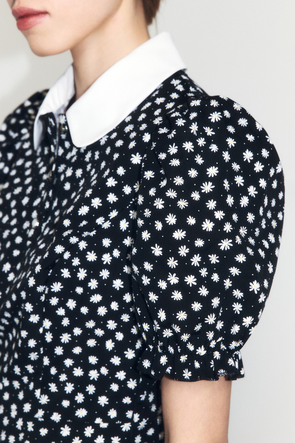 Платье-футляр мини с цветочным принтом - цвет черный - 6