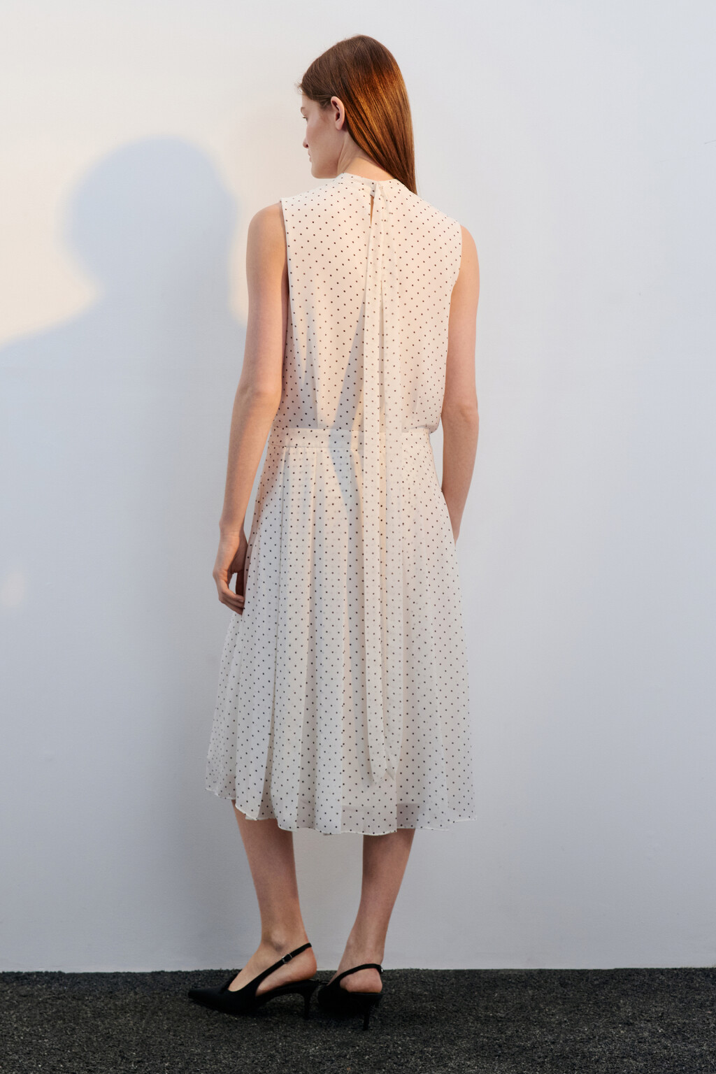 Платье миди в горох с воротником и бантом - цвет белый - 3