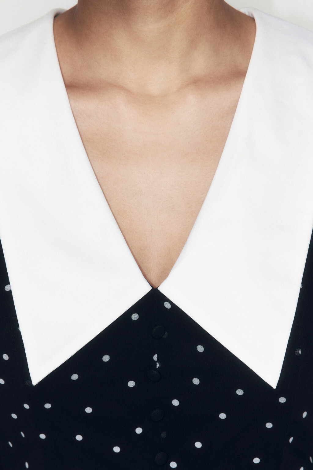 Платье мини шифоновое с воротничком и принтом - цвет черный - 5