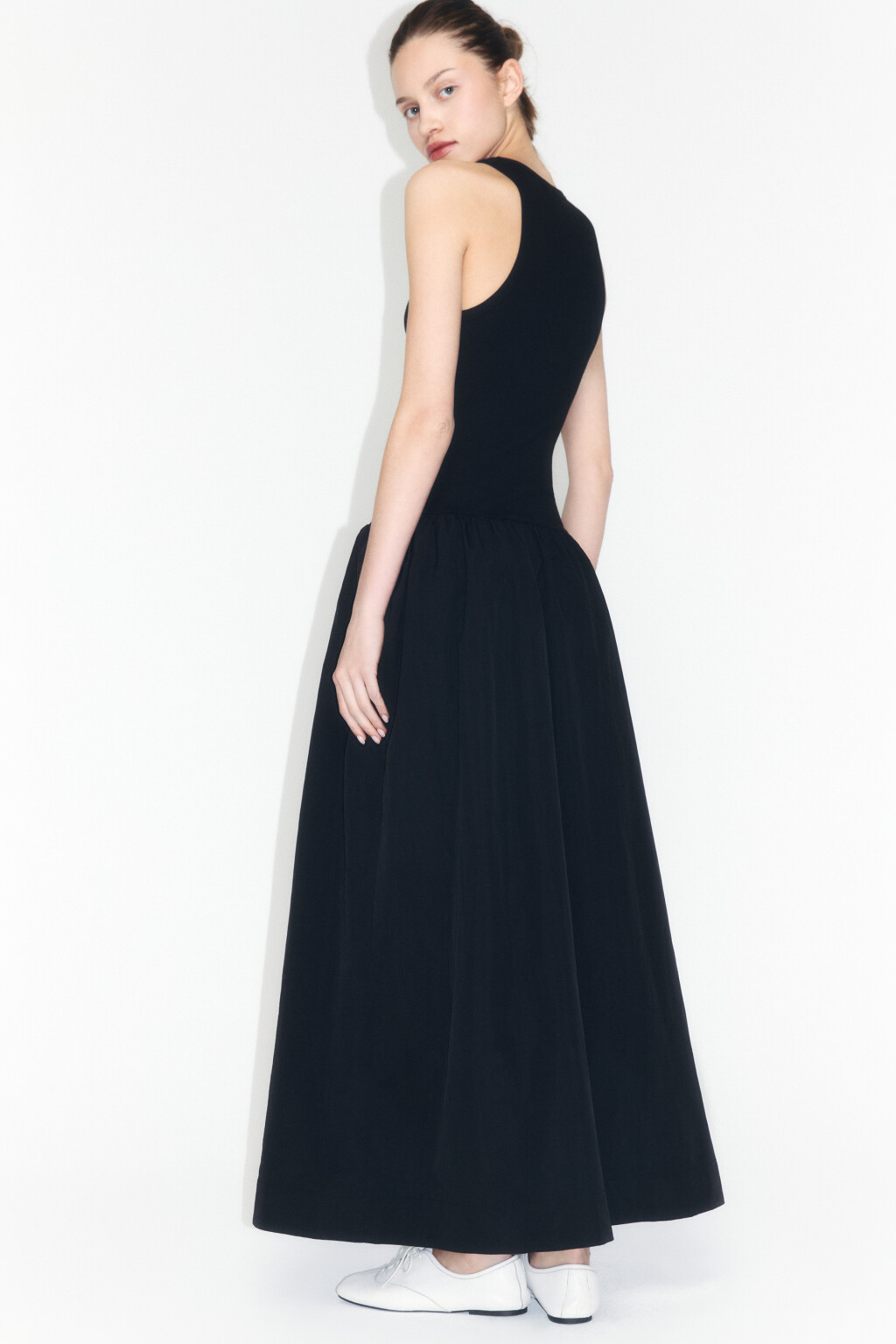 Платье макси с облегающей майкой - цвет черный - 1