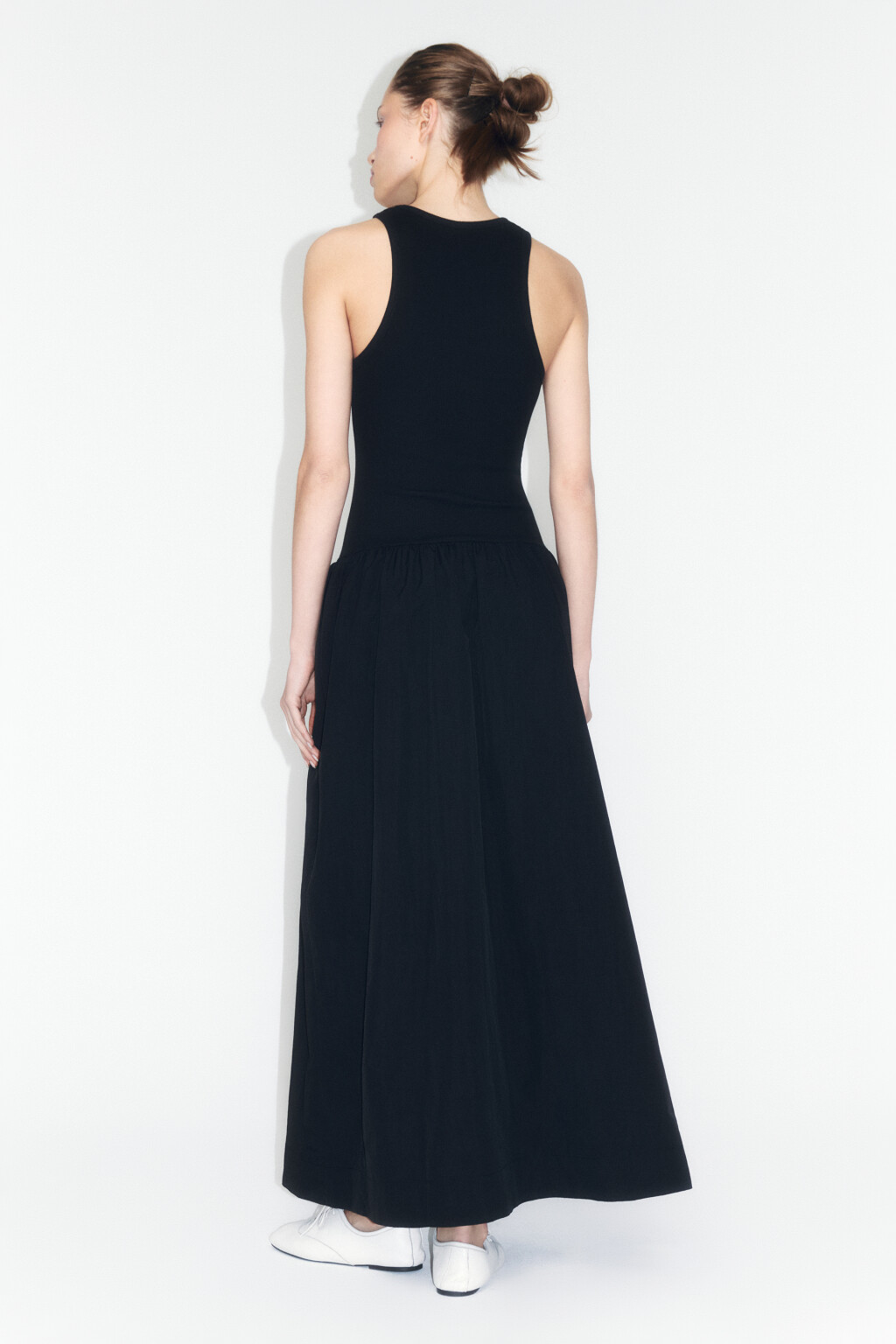 Платье макси с облегающей майкой - цвет черный - 4