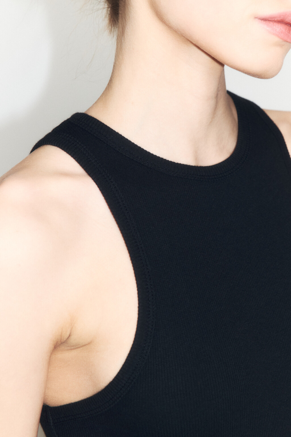 Платье макси с облегающей майкой - цвет черный - 7