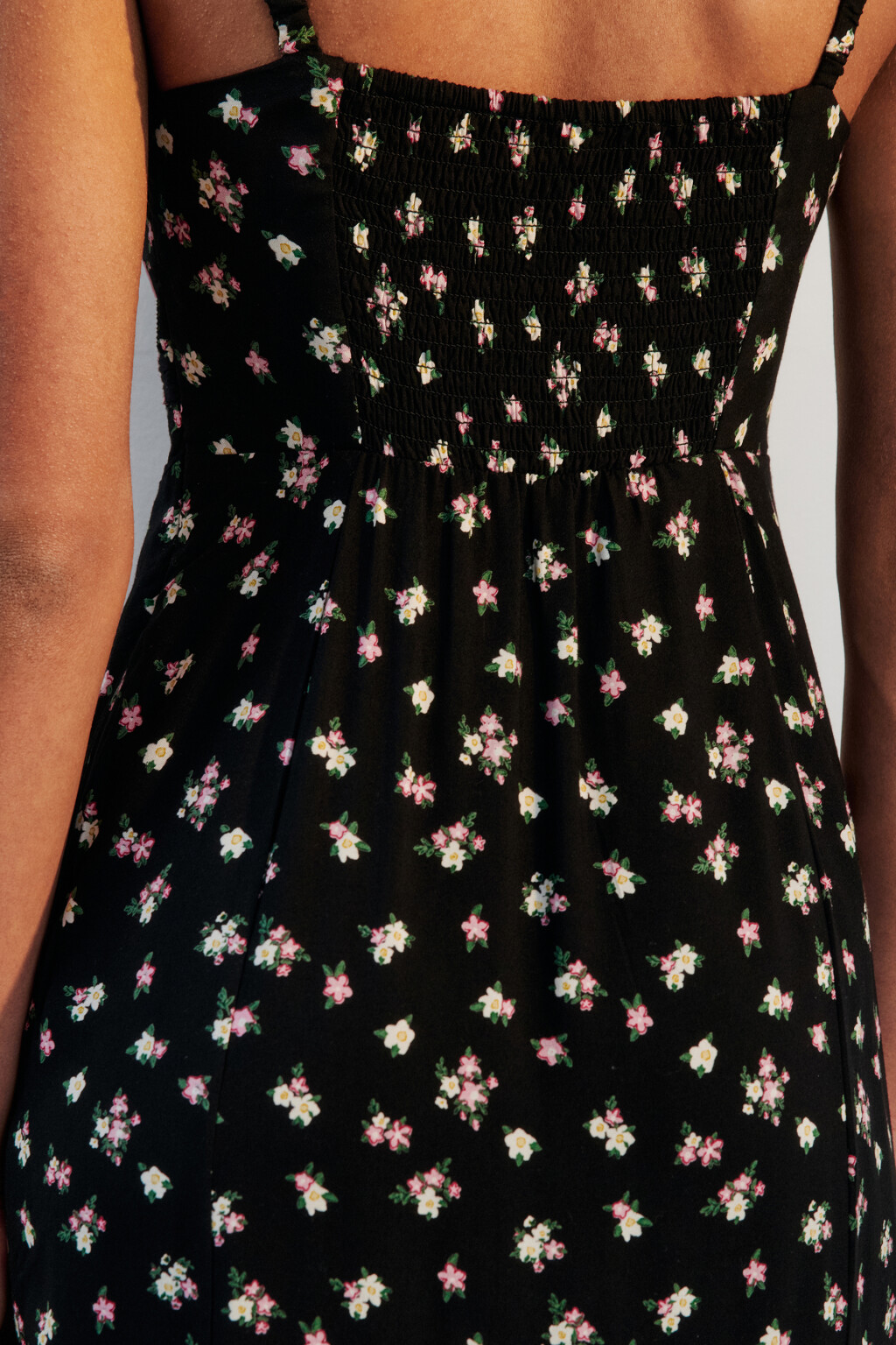 Платье миди облегающее на бретелях - цвет черный - 6