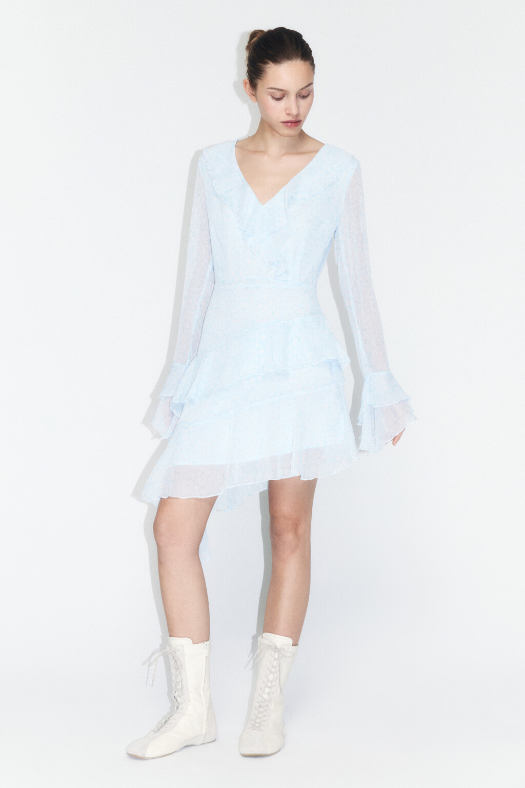 Платье мини шифоновое с асимметричным воланом - цвет голубой - 4