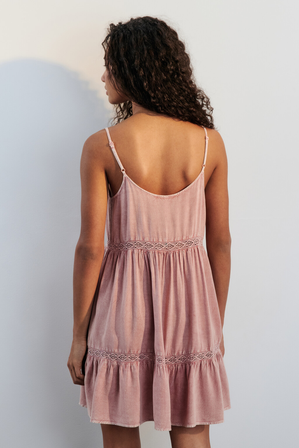 Сарафан мини вискозный с вареным эффектом - цвет розовый - 2