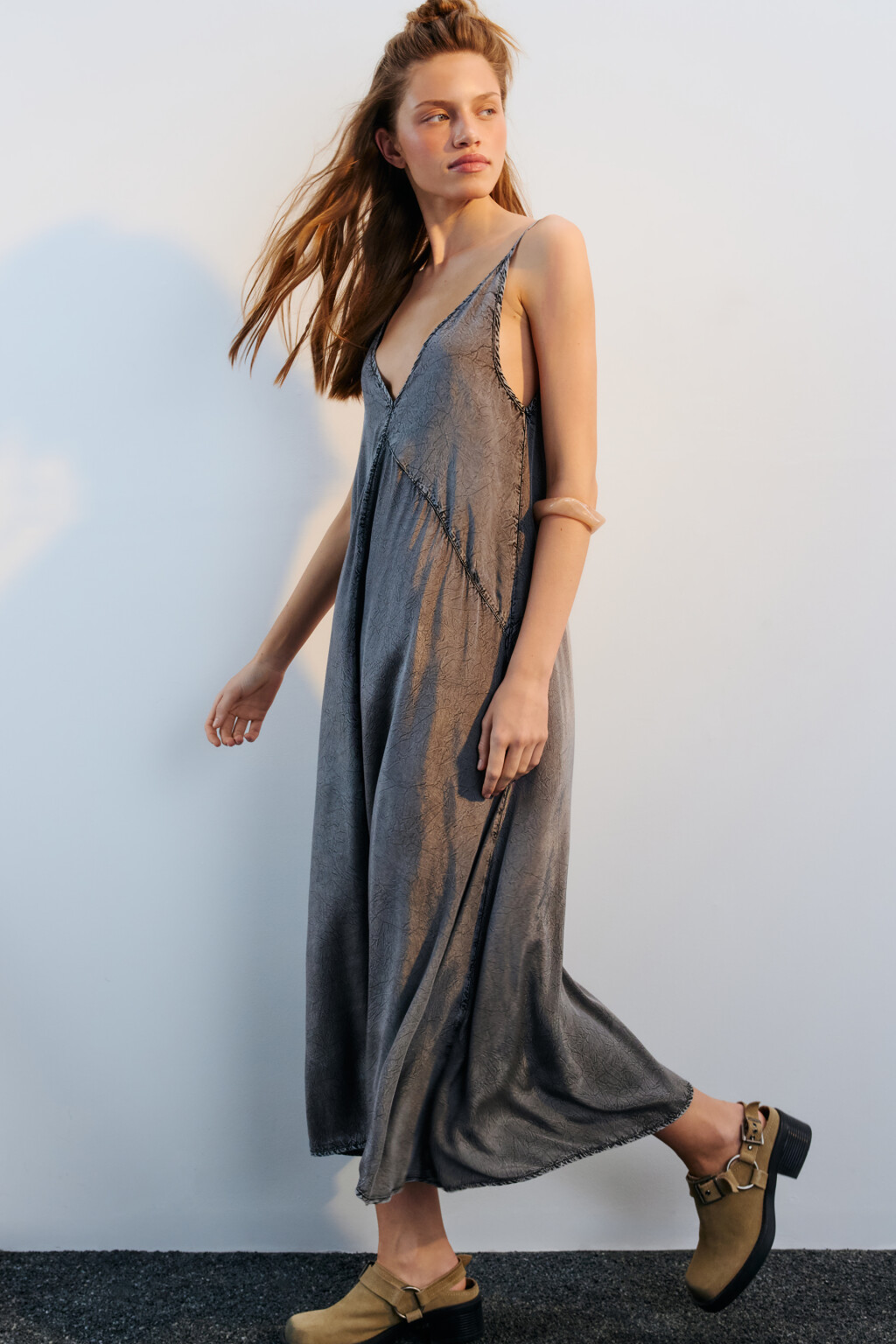 Сарафан миди вискозный с вареным эффектом - цвет серый - 1