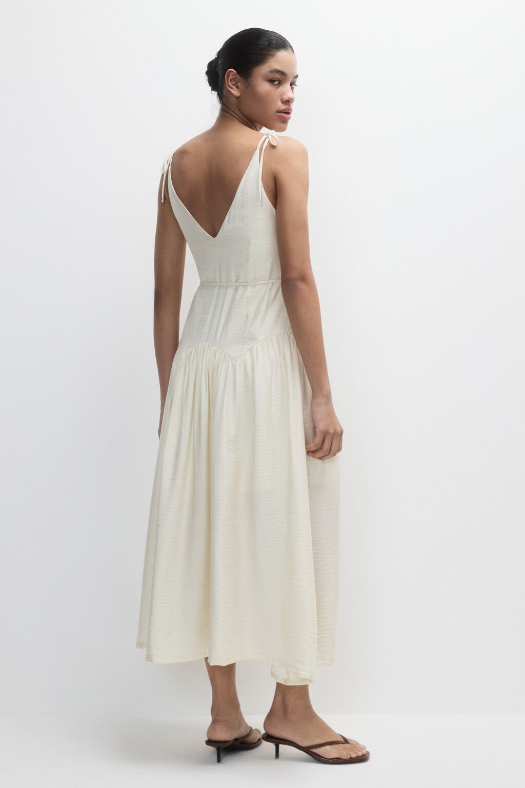 Сарафан миди вискозный на тонких бретелях - цвет ванильный - 3