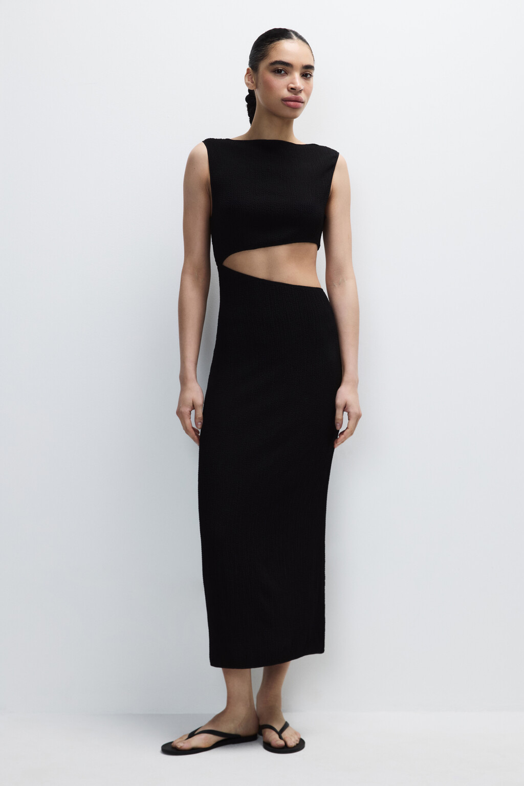 Платье-футляр миди с глубоким вырезом - цвет черный - 2