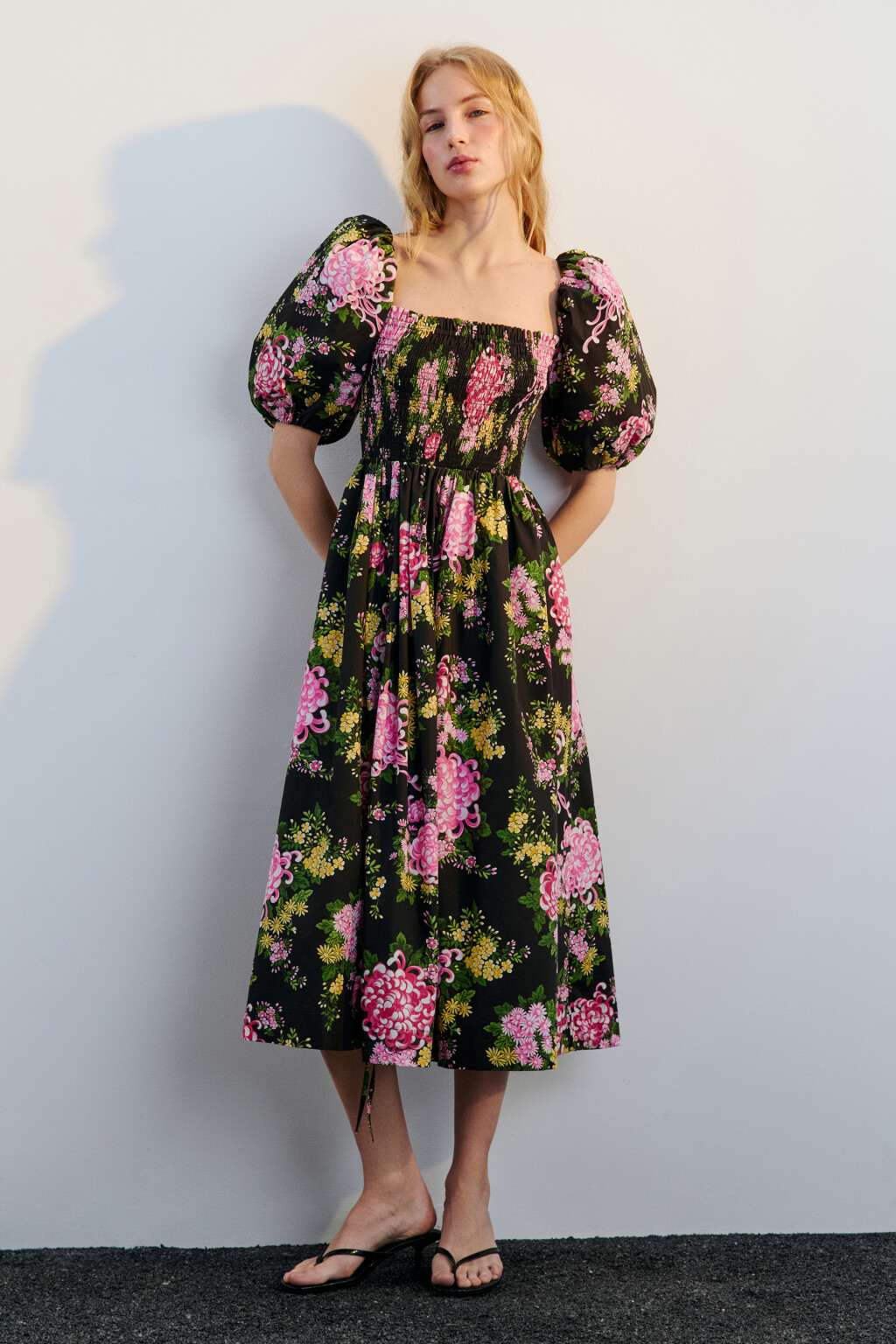 Платье миди с пышными рукавами и завязками - цвет мультиколор - 6