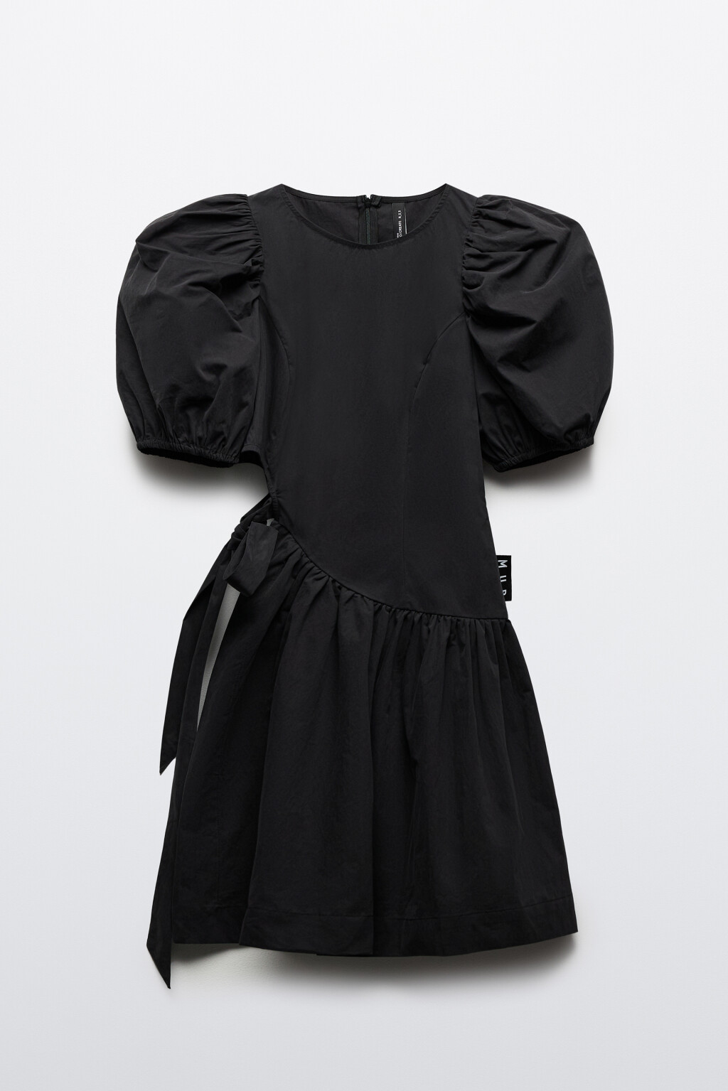 Платье-туника с пышными рукавами и вырезом - цвет черный - 9