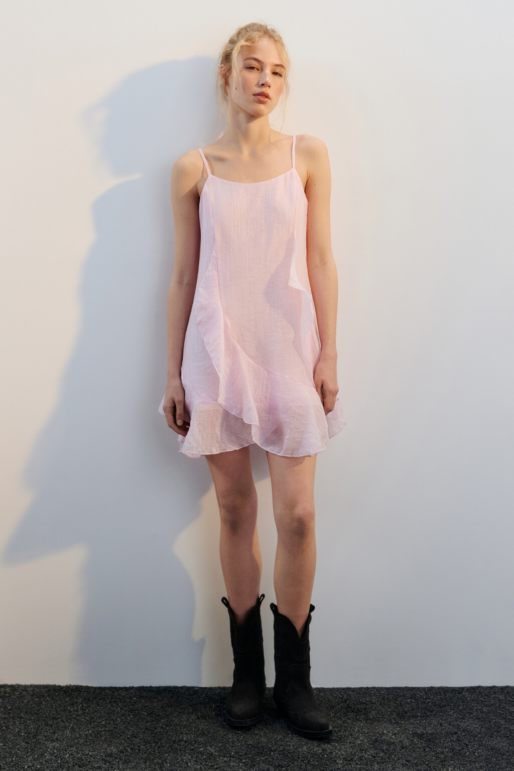 Платье мини шифоновое с воланами - цвет розовый - 5