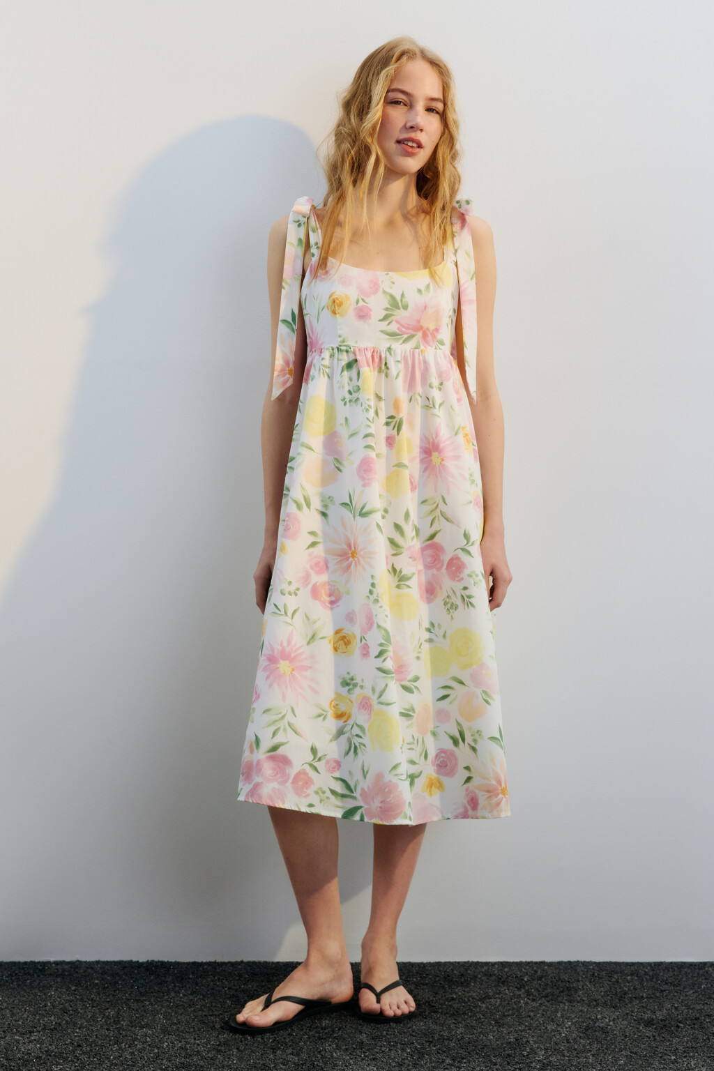 Сарафан приталенный с бретелями-завязками - цвет мультиколор - 5