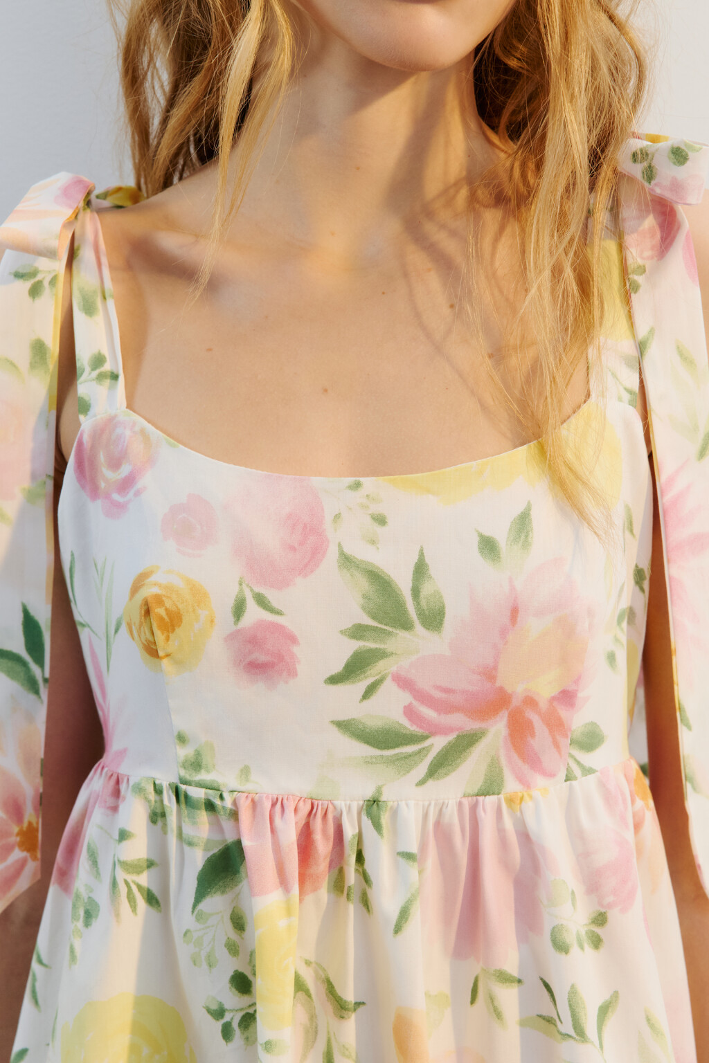 Сарафан приталенный с бретелями-завязками - цвет мультиколор - 6