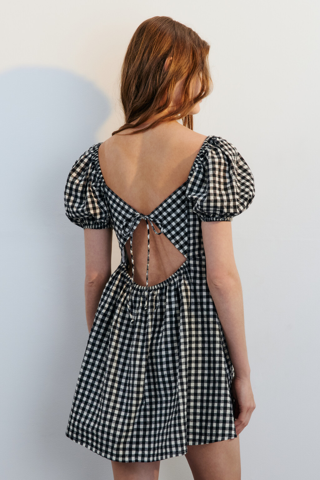 Платье мини приталенное из муслина - цвет черный - 3