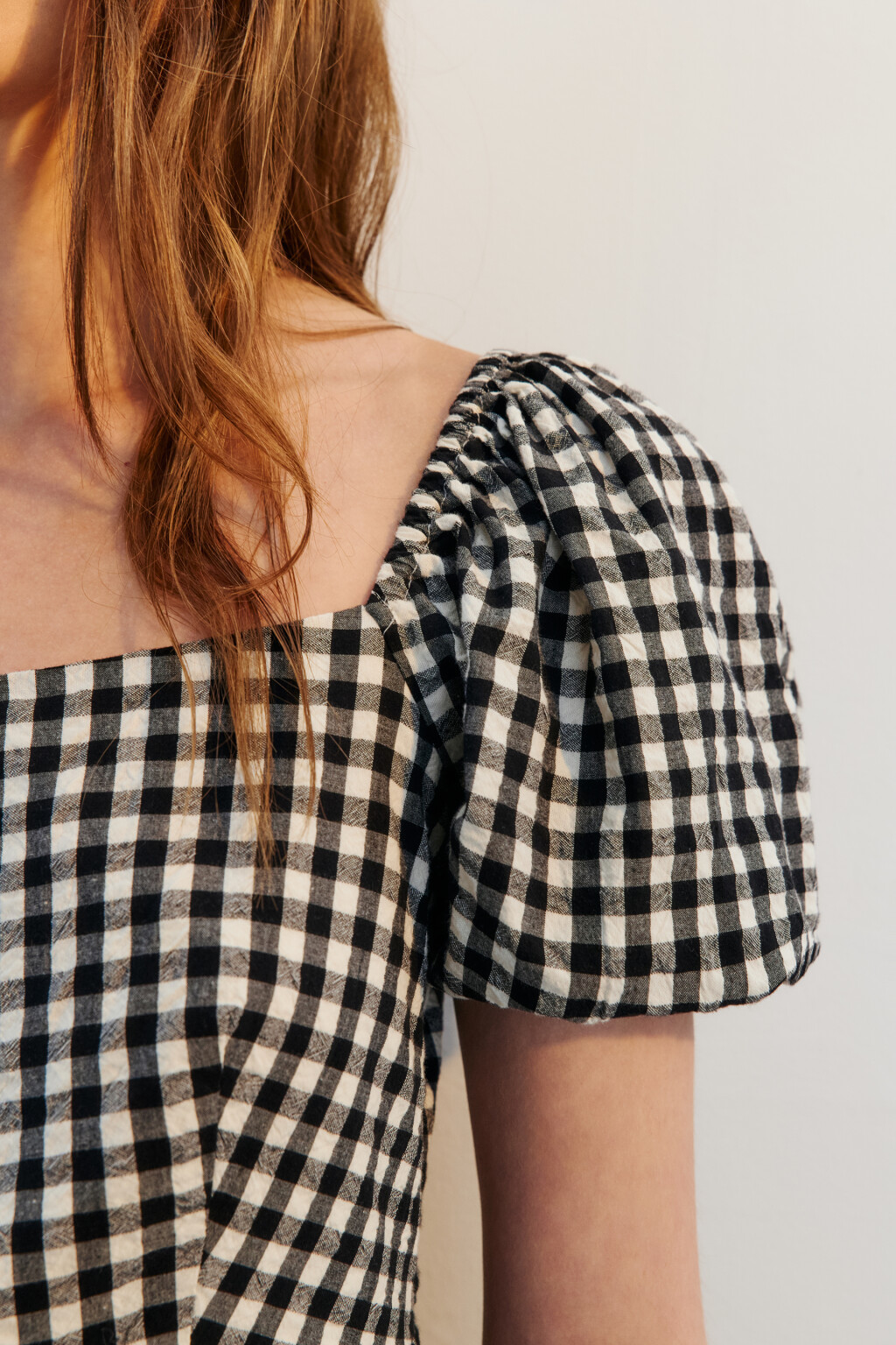 Платье мини приталенное из муслина - цвет черный - 5