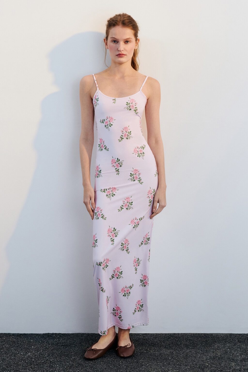 Платье макси облегающее на бретельках - цвет розовый - 3