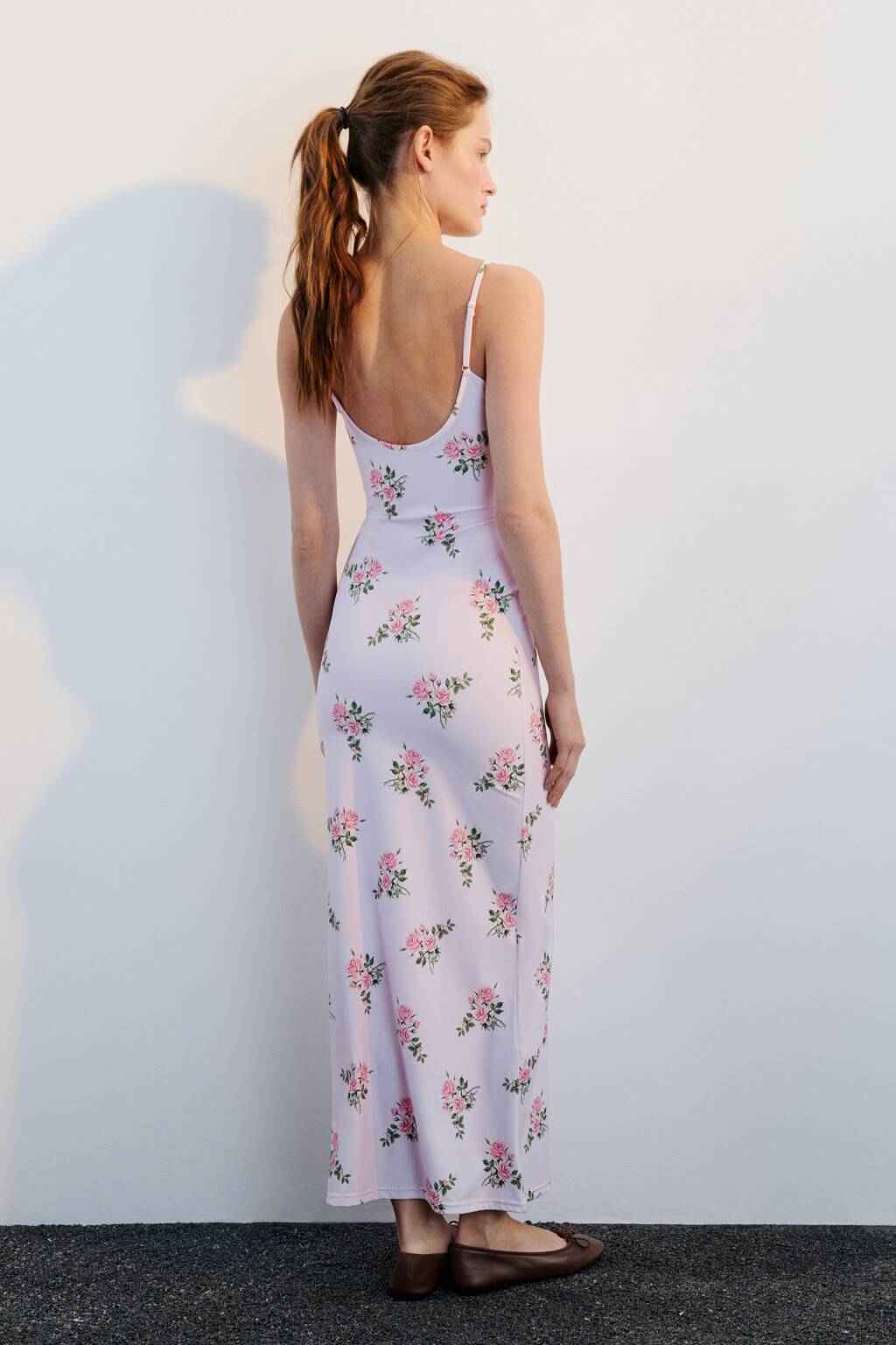 Платье макси облегающее на бретельках - цвет розовый - 4