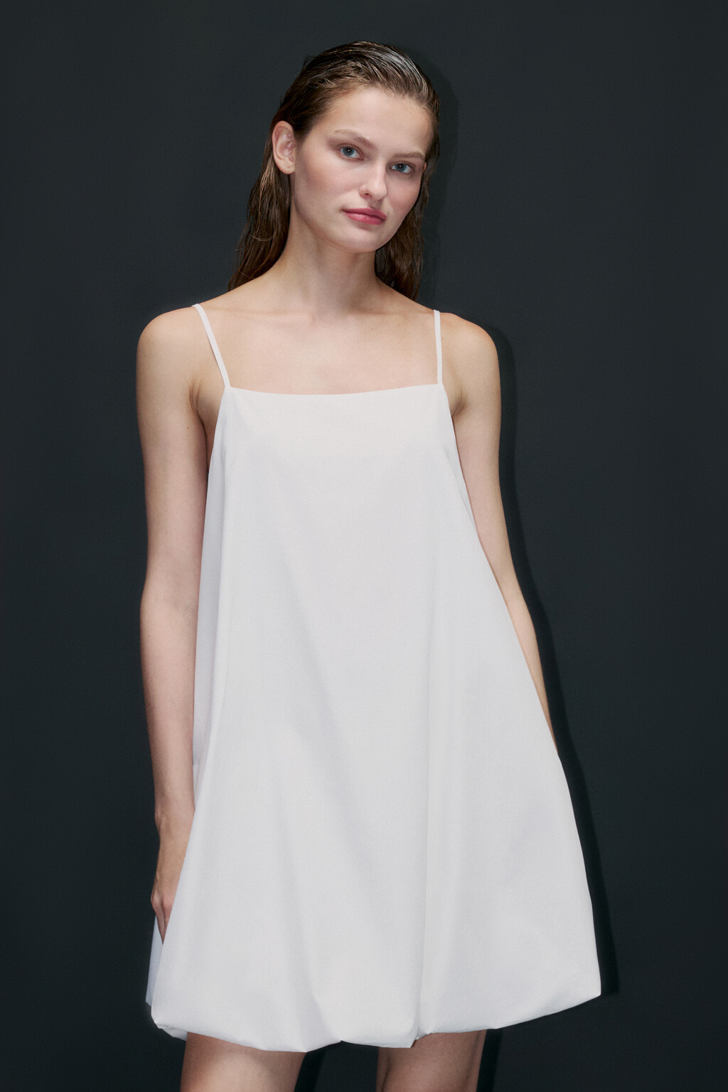 Сарафан мини с юбкой-баллон - цвет белый - 2