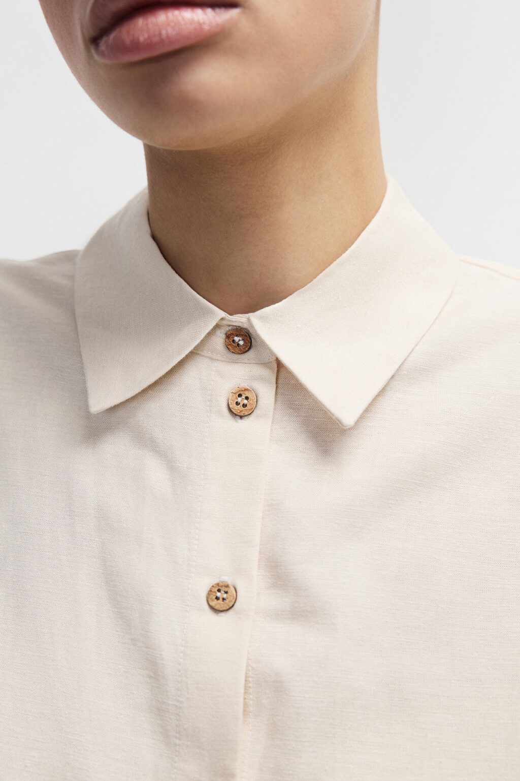 Платье-рубашка мини с поясом - цвет молочный - 6