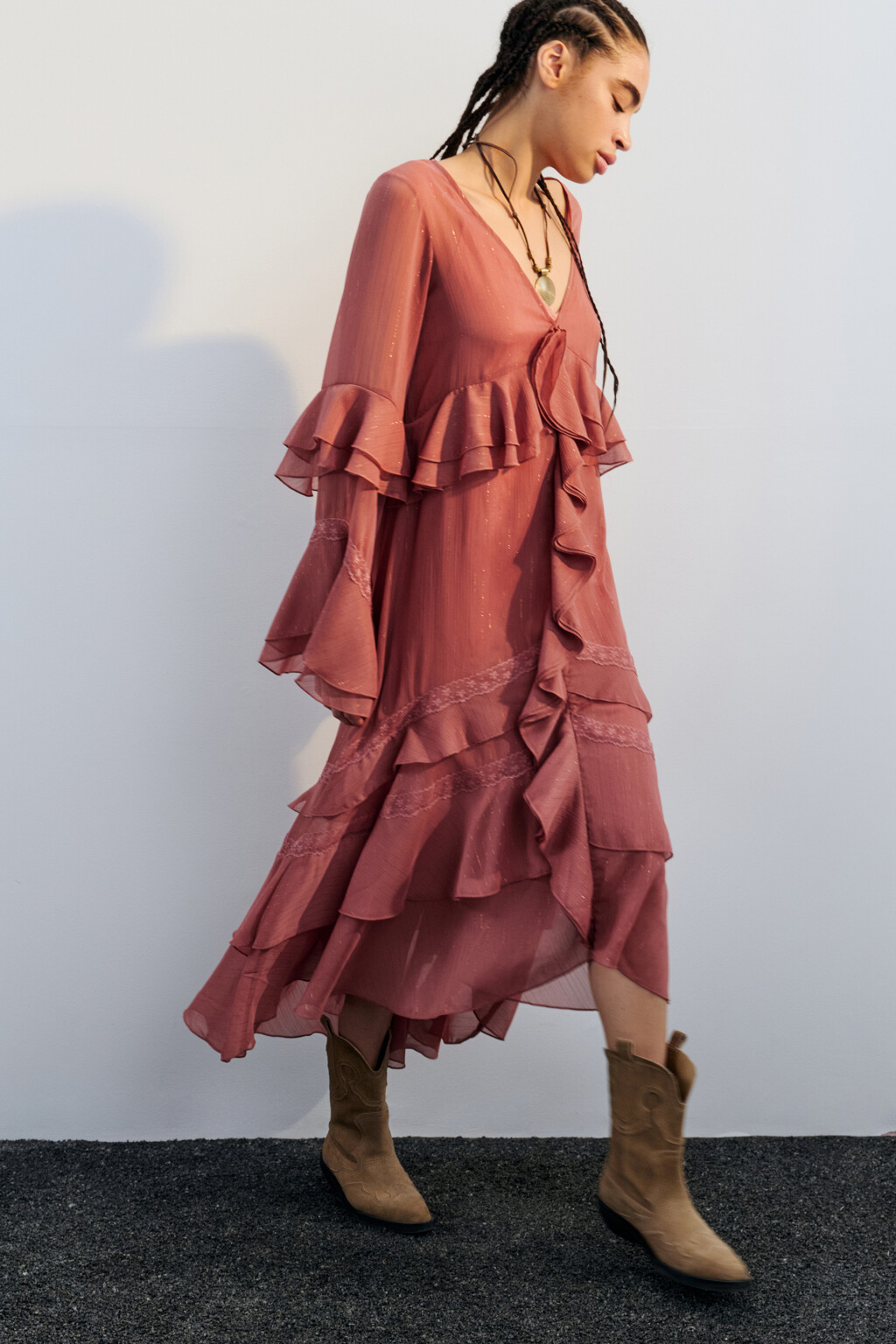 Платье макси свободное из шифона с воланами - цвет красный - 1