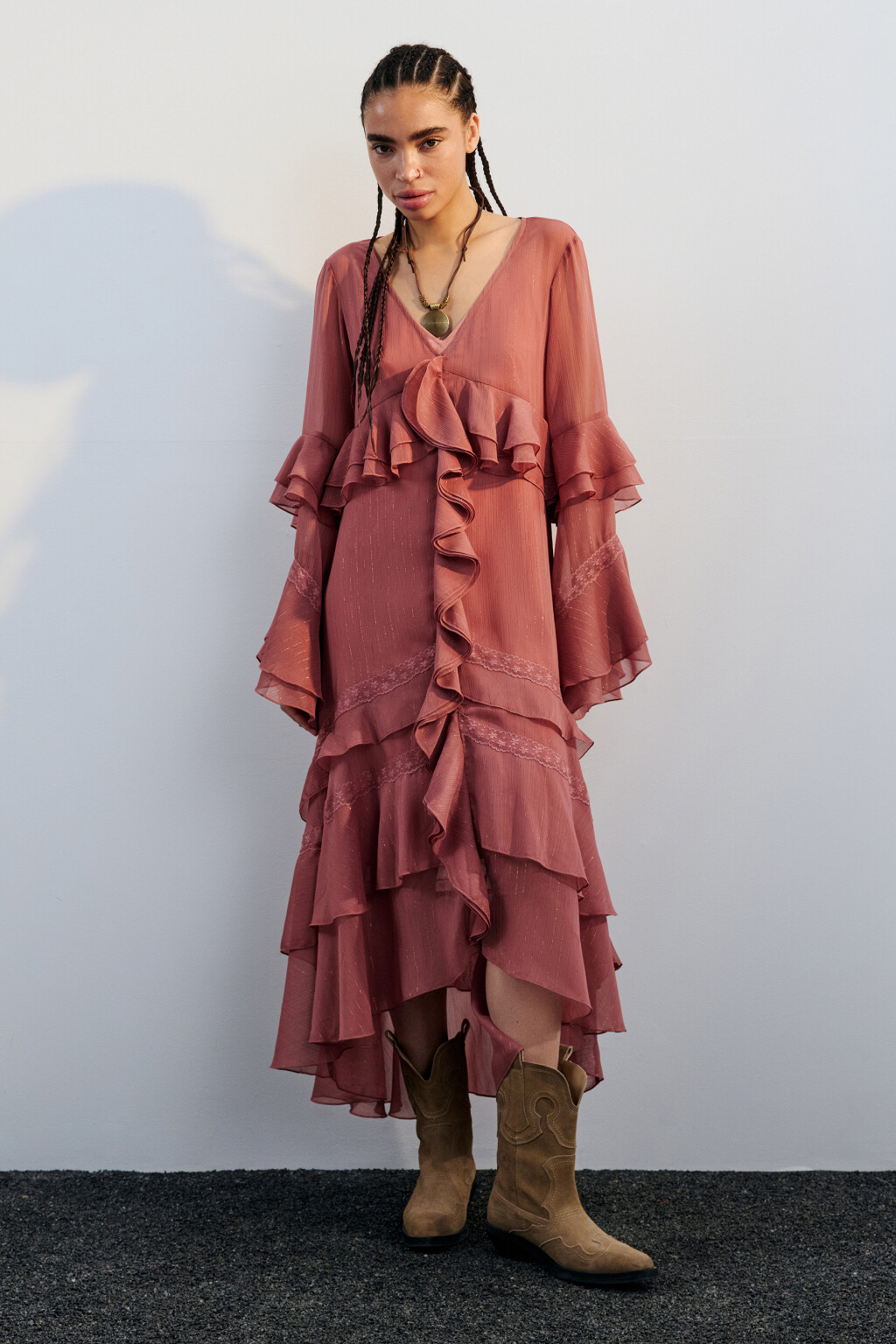 Платье макси свободное из шифона с воланами - цвет красный - 5