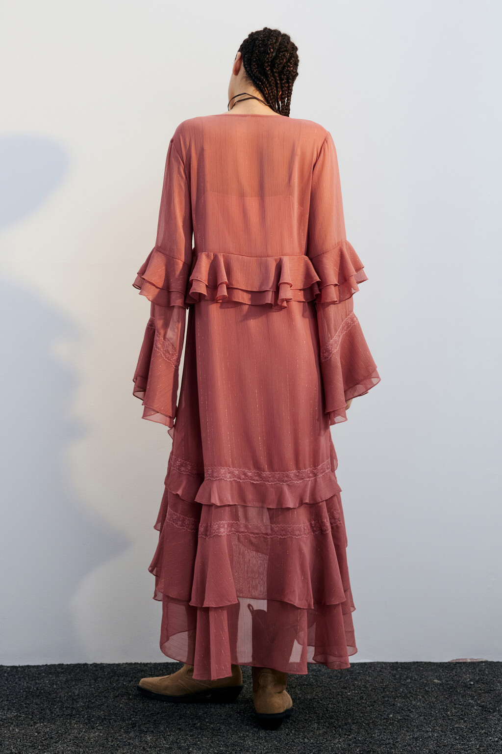 Платье макси свободное из шифона с воланами - цвет красный - 6