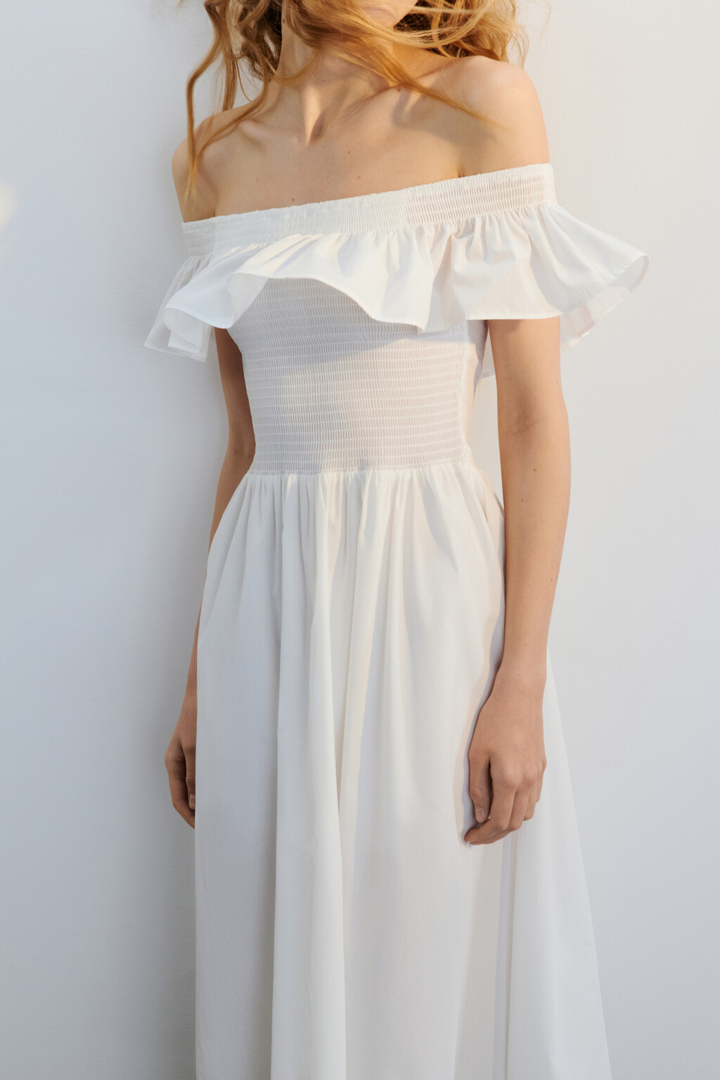 Платье миди хлопковое с пышным воланом - цвет белый - 2