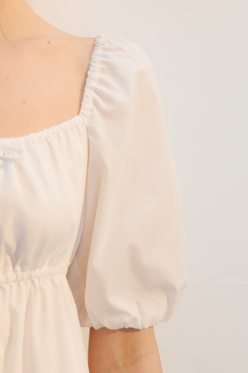 Платье-трапеция миди с завязками на груди - цвет белый - 5