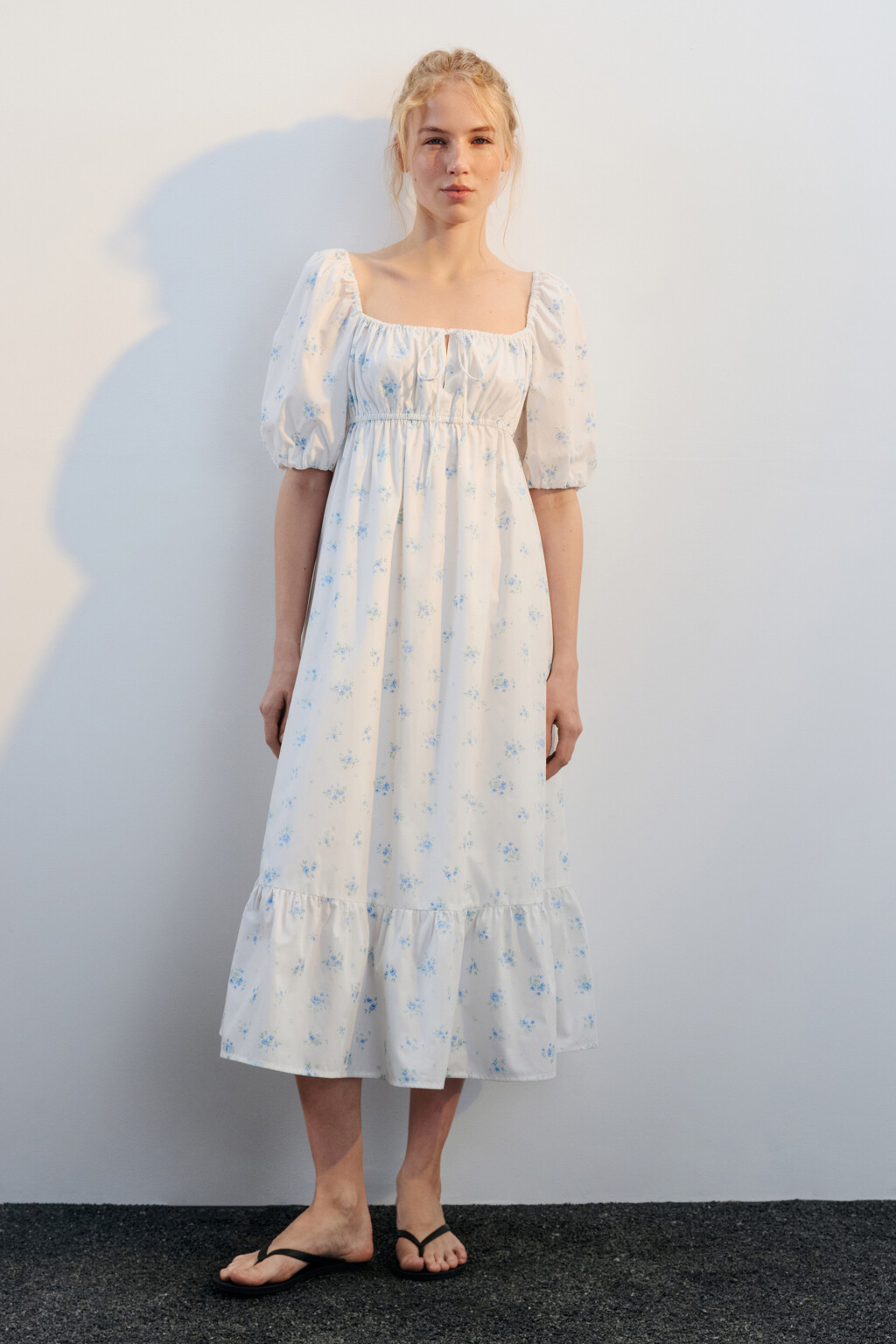 Платье-трапеция миди с завязками на груди - цвет белый - 2