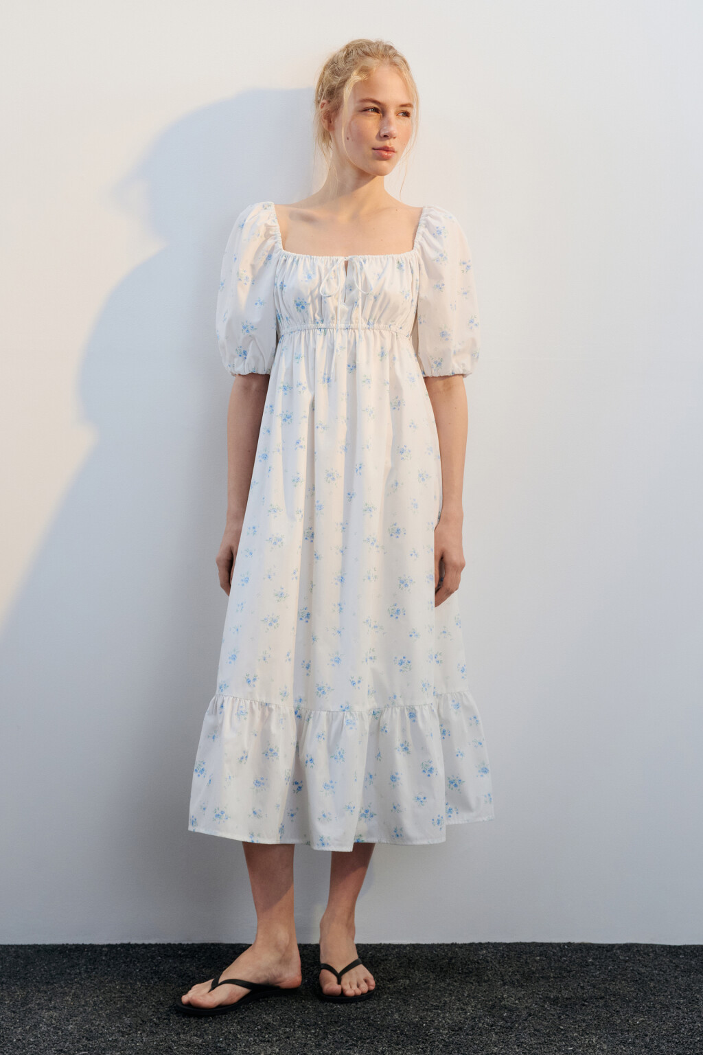 Платье-трапеция миди с завязками на груди - цвет белый - 4