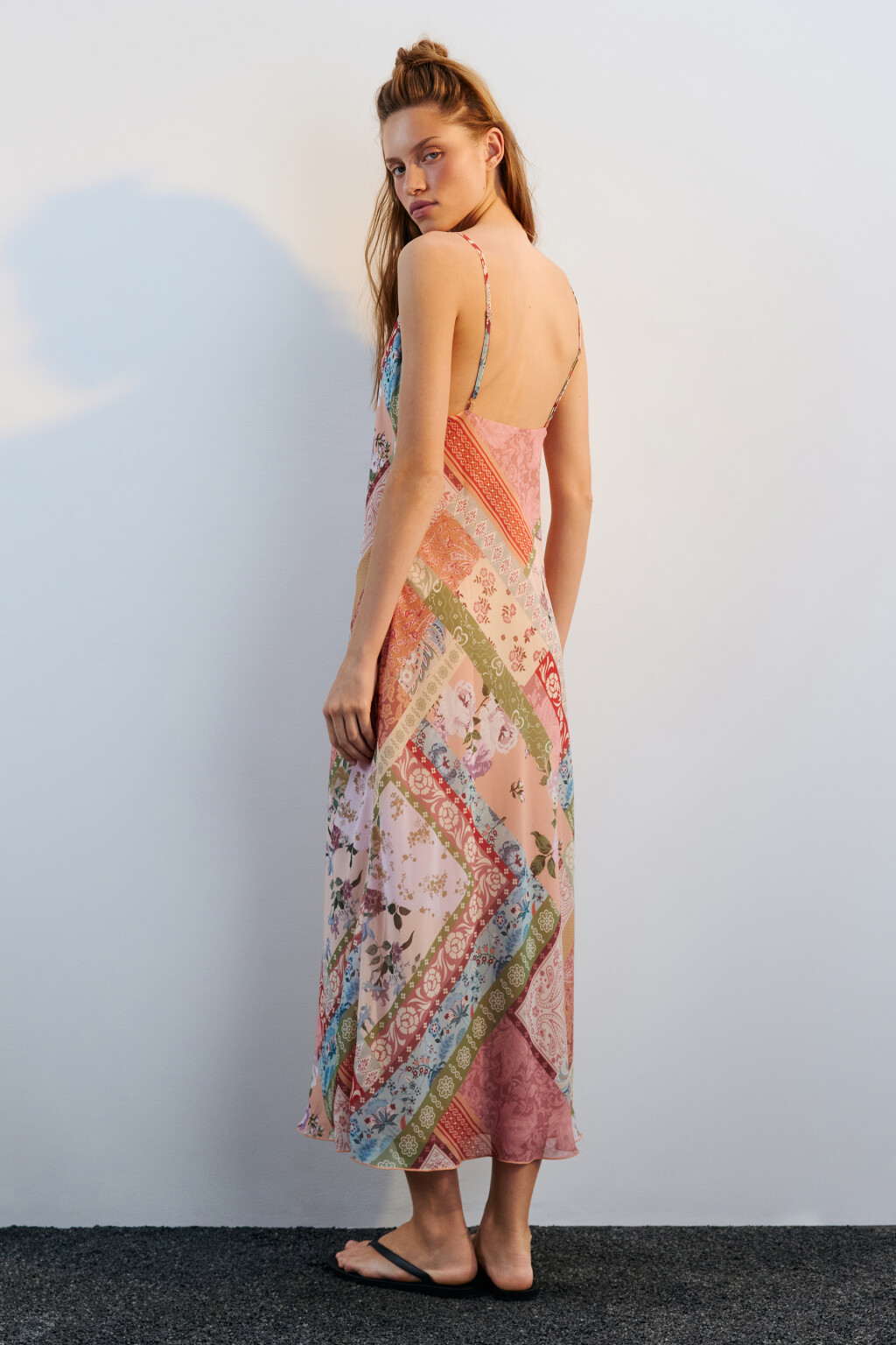 Платье миди шифоновое с принтом - цвет мультиколор - 3