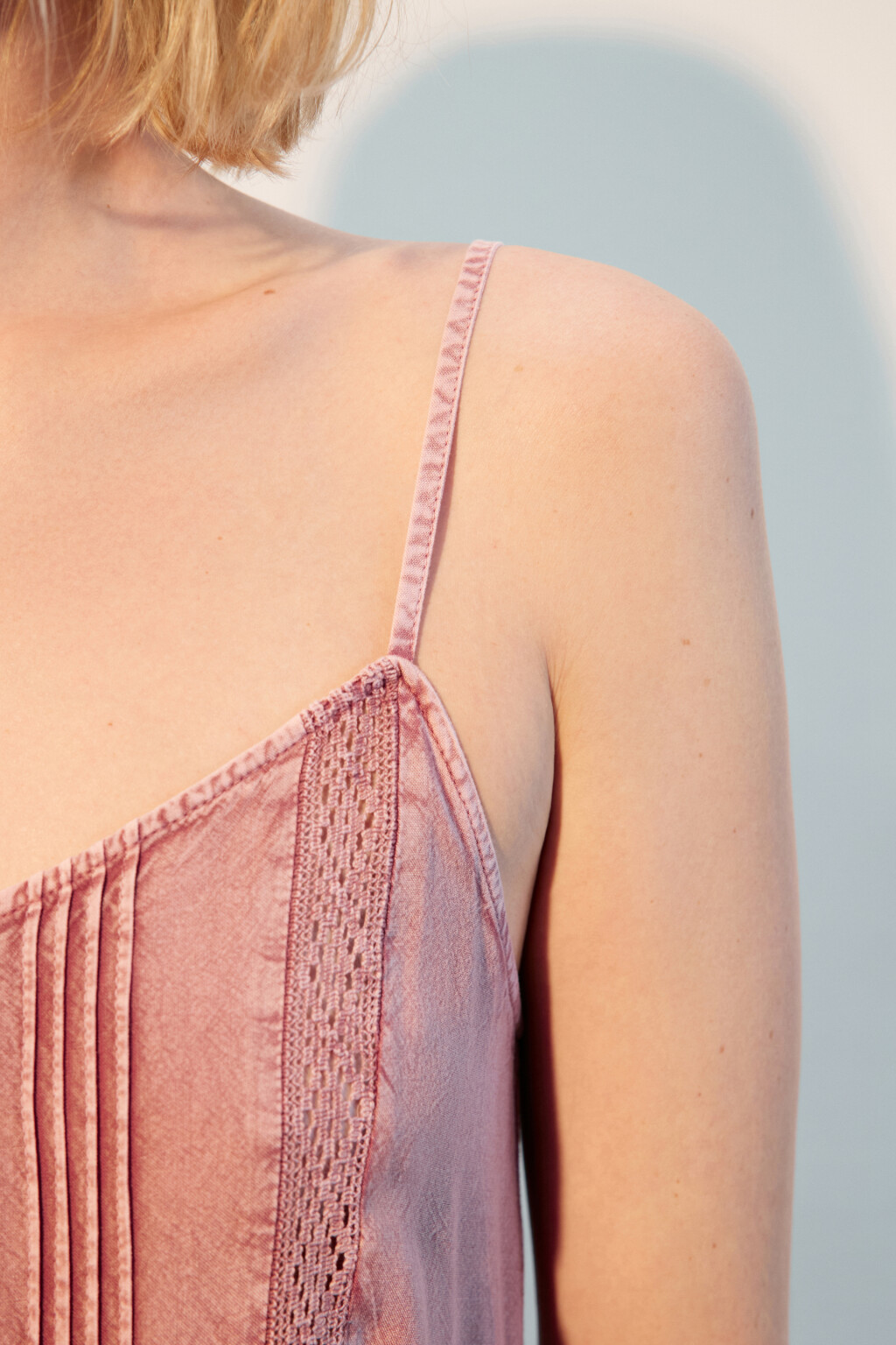 Сарафан из вареной вискозы с кружевом - цвет розовый - 7