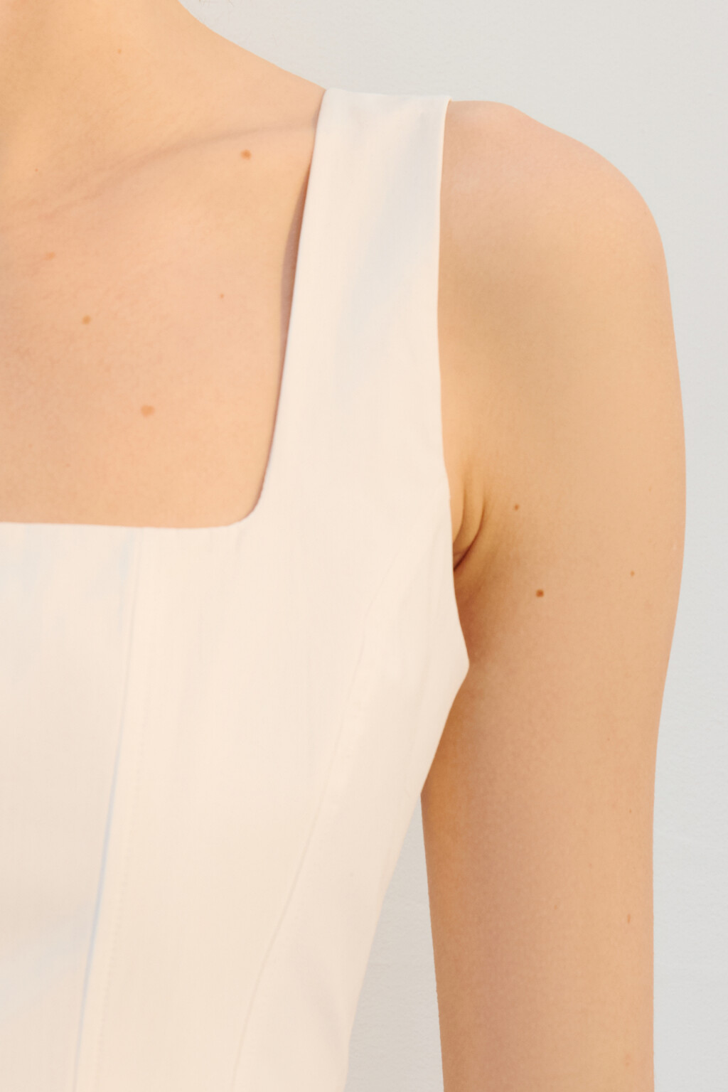 Платье мини с корсетом и пышной юбкой - цвет белый - 6