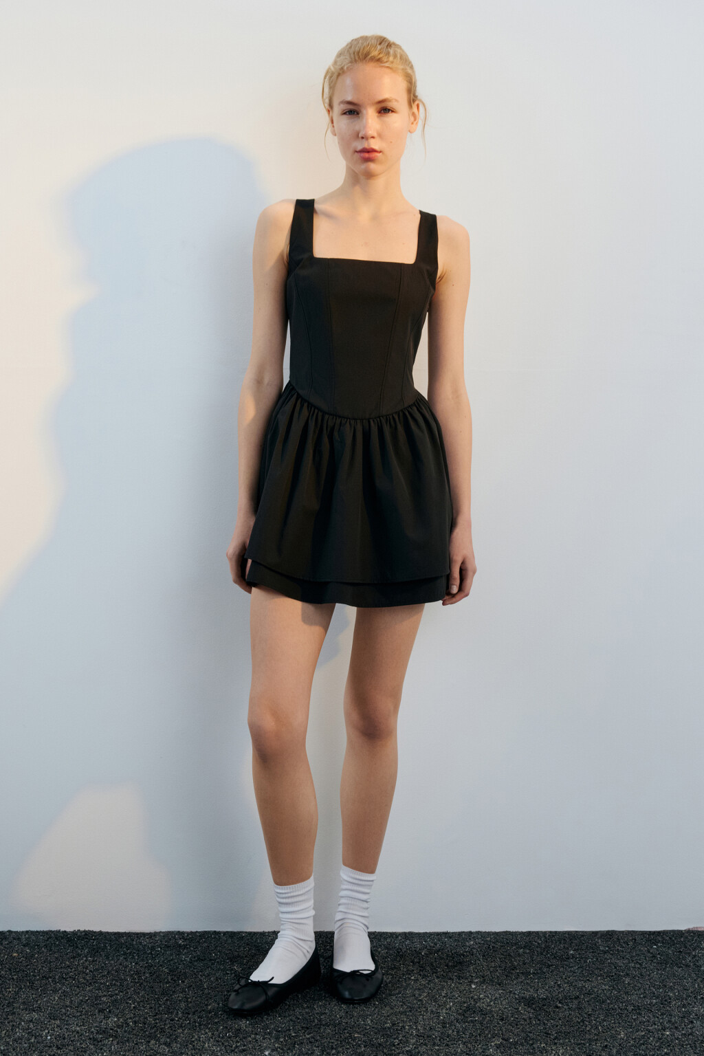 Платье мини с корсетом и пышной юбкой - цвет черный - 4