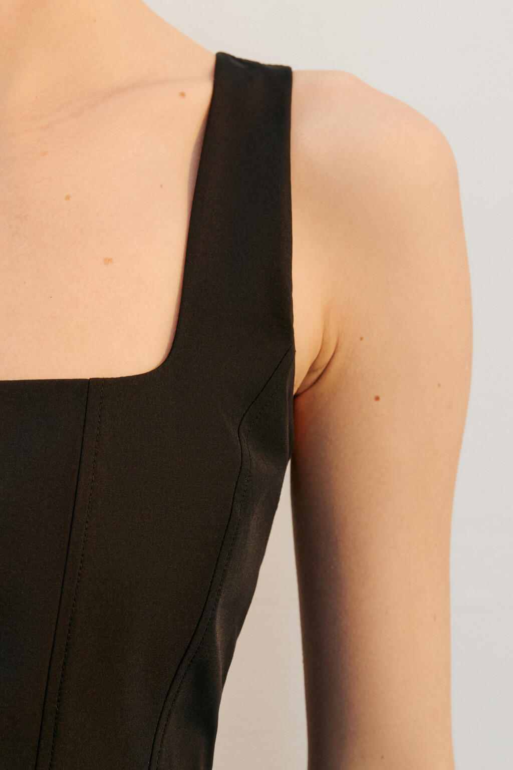 Платье мини с корсетом и пышной юбкой - цвет черный - 6