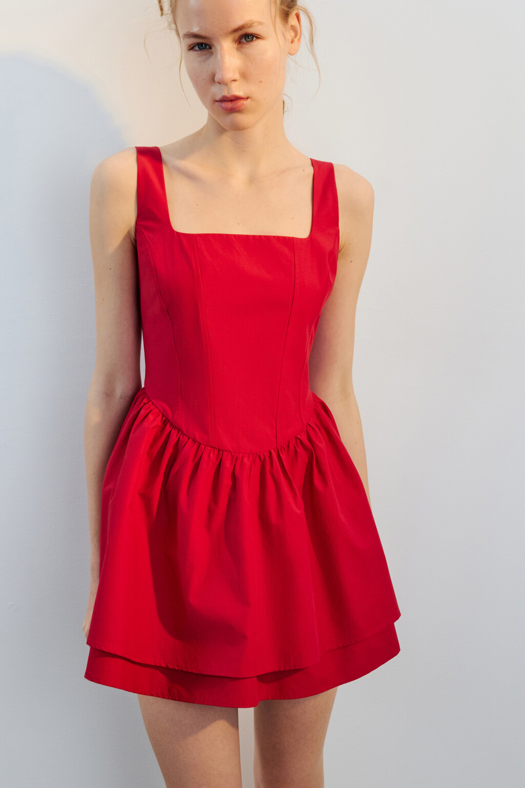 Платье мини с корсетом и пышной юбкой - цвет красный - 1