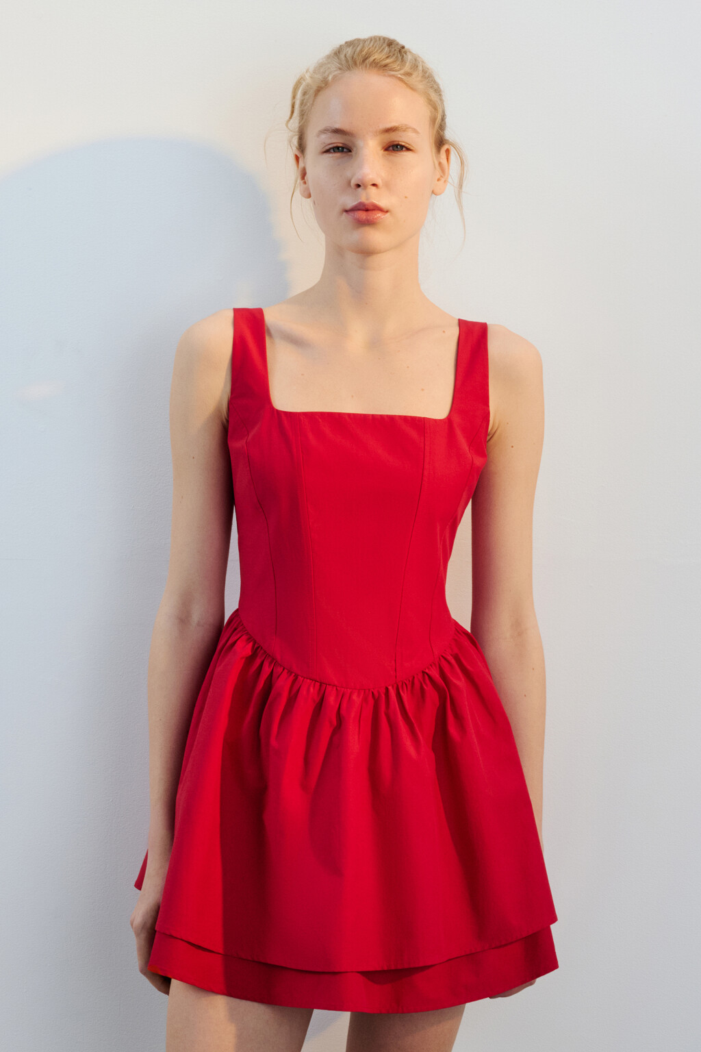 Платье мини с корсетом и пышной юбкой - цвет красный - 3