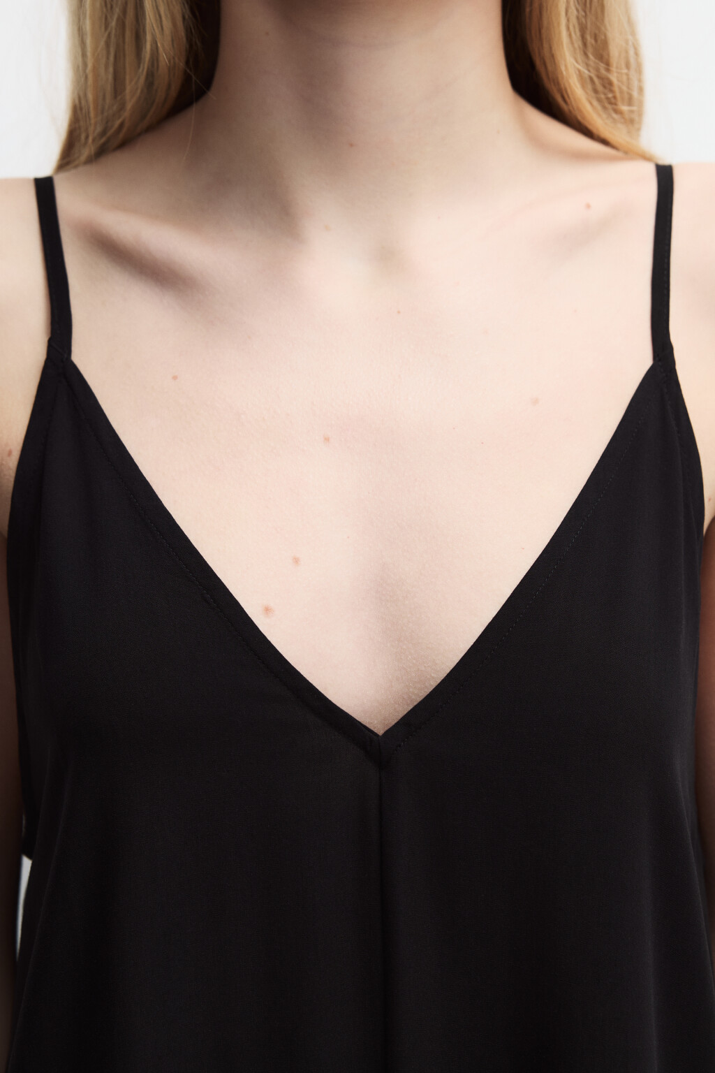 Сарафан макси на тонких бретелях - цвет черный - 5