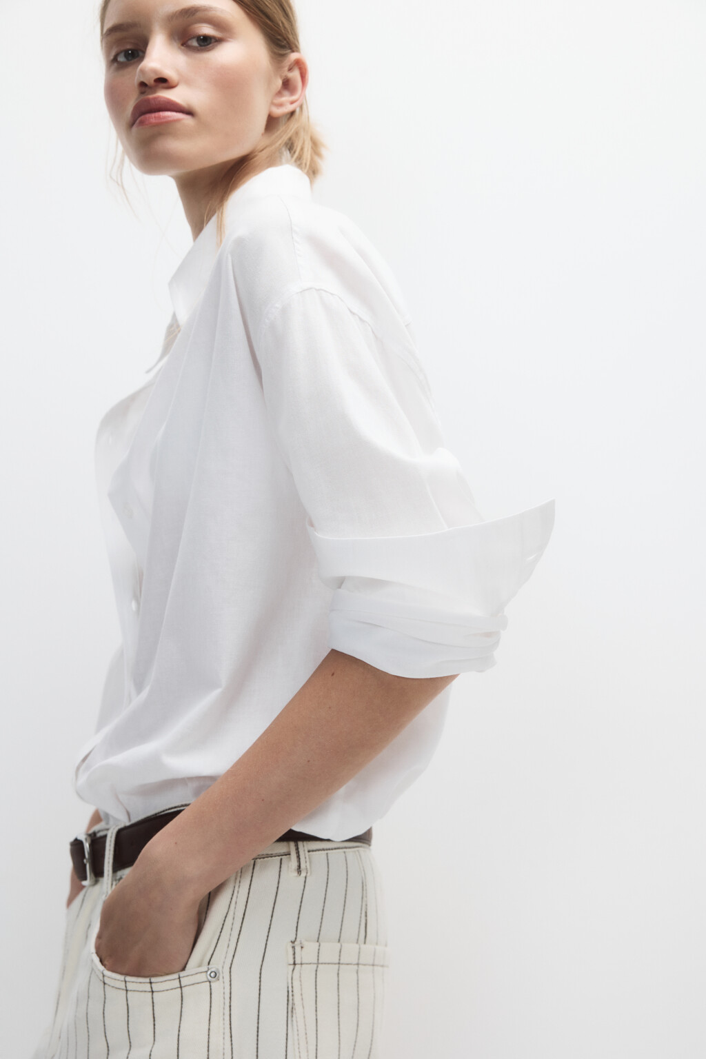 Рубашка oversize из хлопка и льна - цвет белый - 3