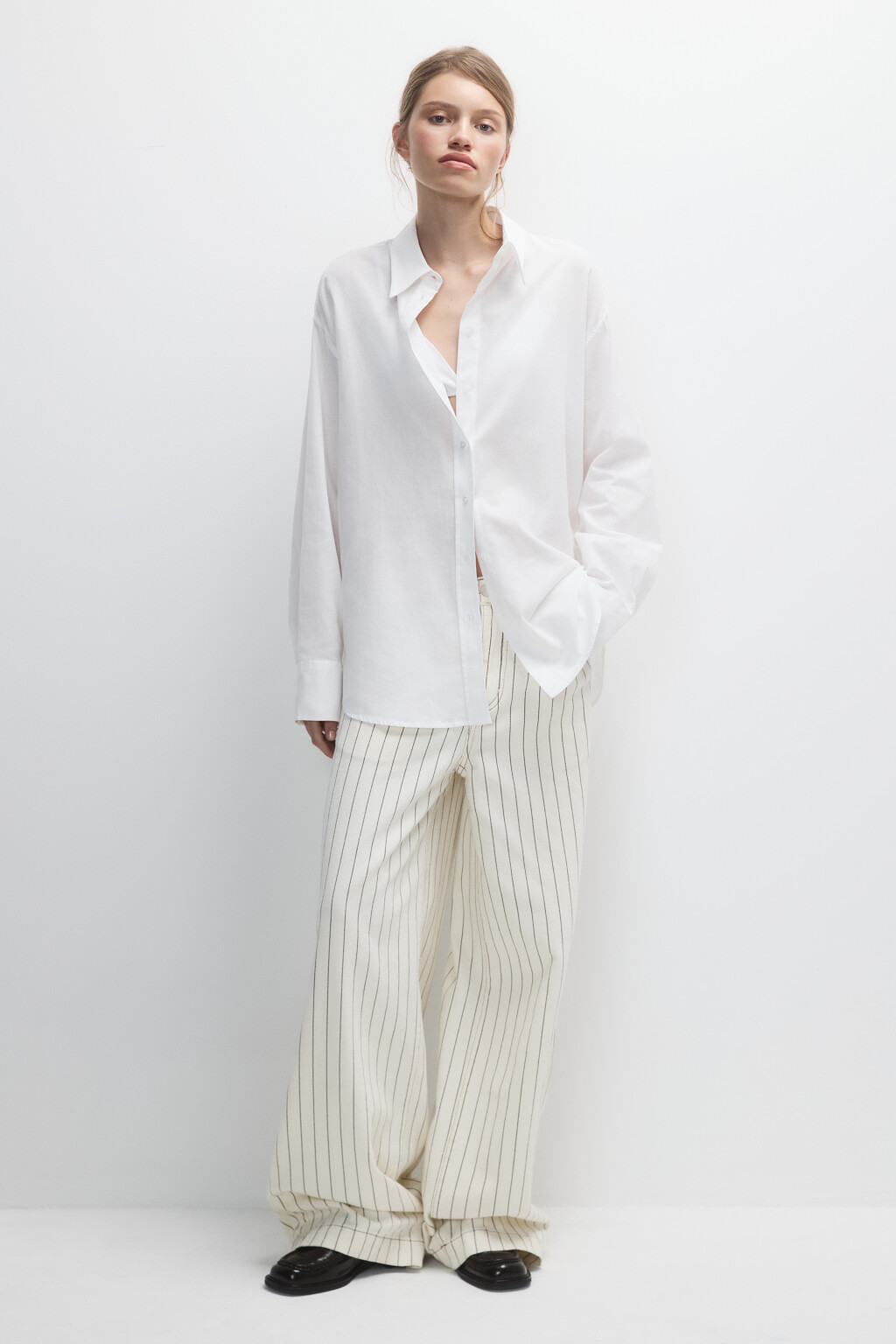 Рубашка oversize из хлопка и льна - цвет белый - 6