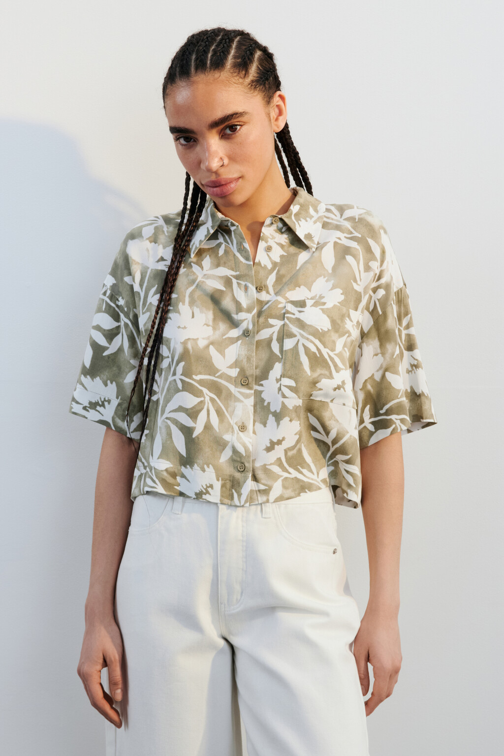 Рубашка укороченная из вискозы - цвет мультиколор - 2