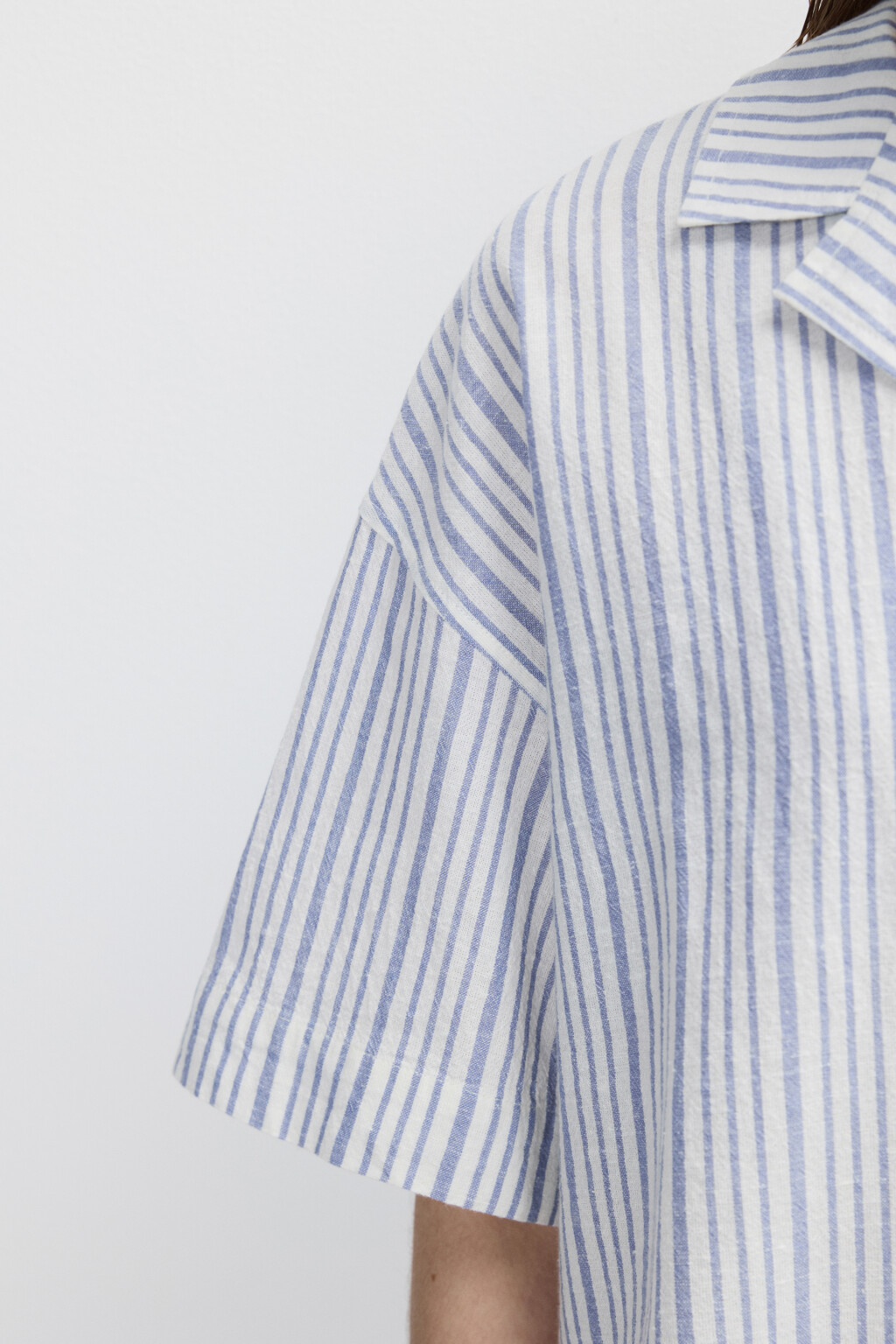 Рубашка в полоску из хлопка и льна - цвет голубой - 7