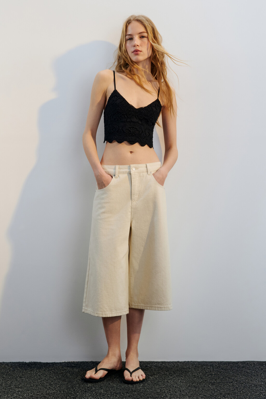 Топ кружевной на тонких бретельках - цвет черный - 4