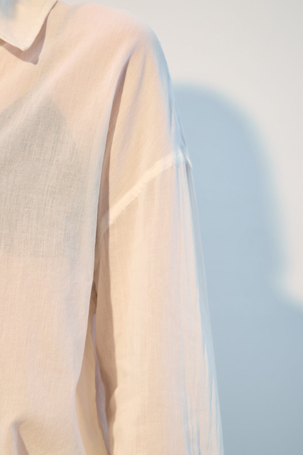 Рубашка oversize из жатого хлопка - цвет белый - 8