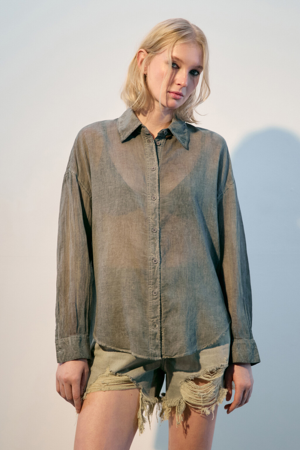 Рубашка oversize из жатого хлопка - цвет серый - 3