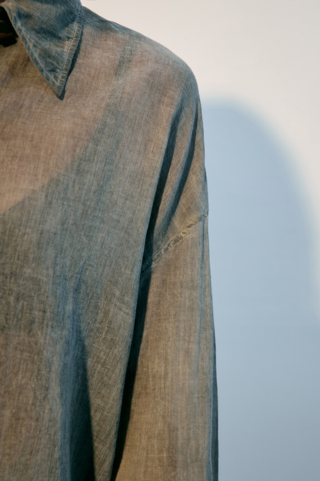 Рубашка oversize из жатого хлопка - цвет серый - 7