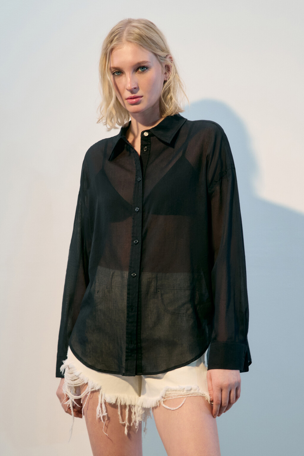 Рубашка oversize из жатого хлопка - цвет черный - 3