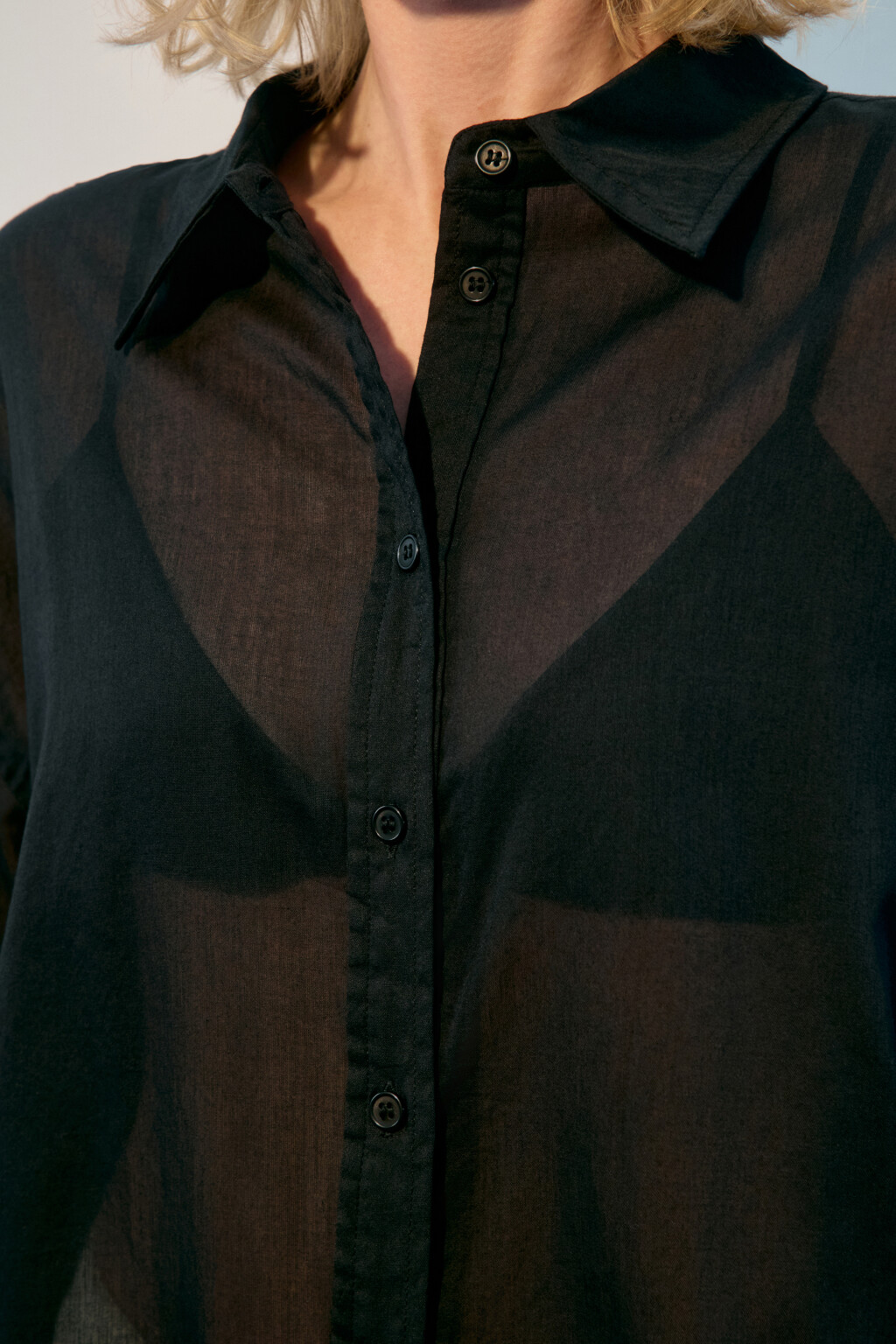 Рубашка oversize из жатого хлопка - цвет черный - 6