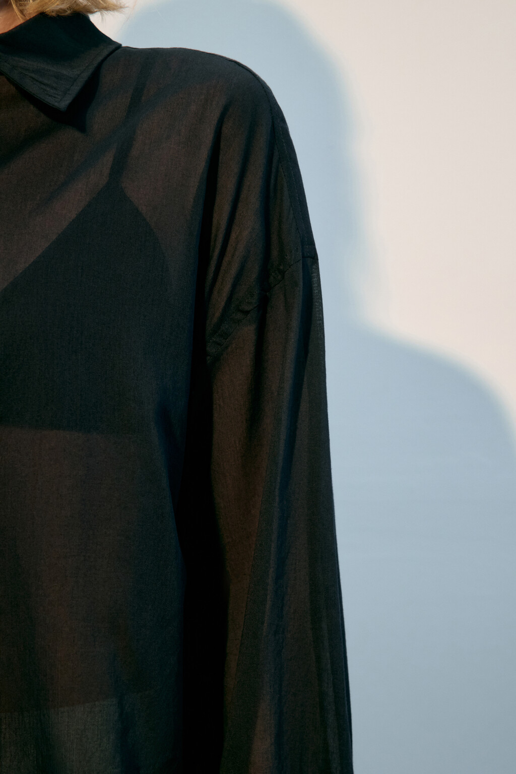 Рубашка oversize из жатого хлопка - цвет черный - 7